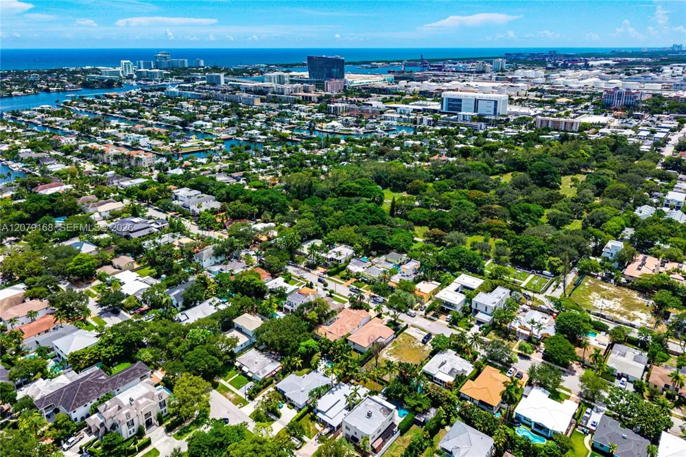 1015 SE 11th Ct Fort Lauderdale, FL 33316