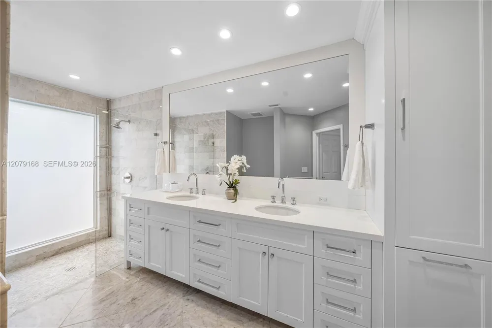 1015 SE 11th Ct Fort Lauderdale, FL 33316
