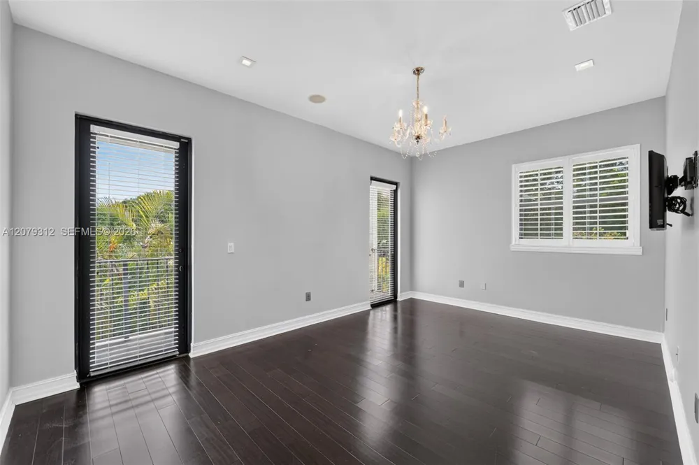 7641 SW 59th Ct South Miami, FL 33143