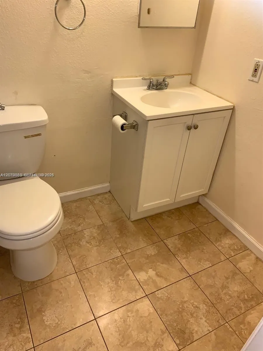 4524 SW 54th St #502-W Dania Beach, FL 33314