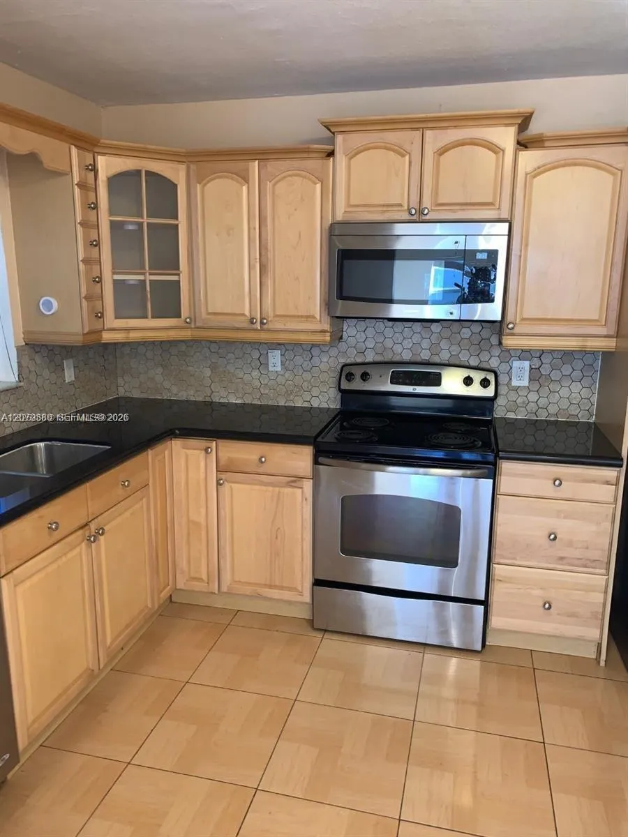 4524 SW 54th St #502-W Dania Beach, FL 33314