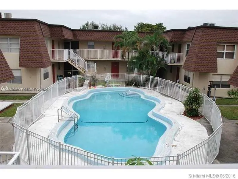4524 SW 54th St #502-W Dania Beach, FL 33314