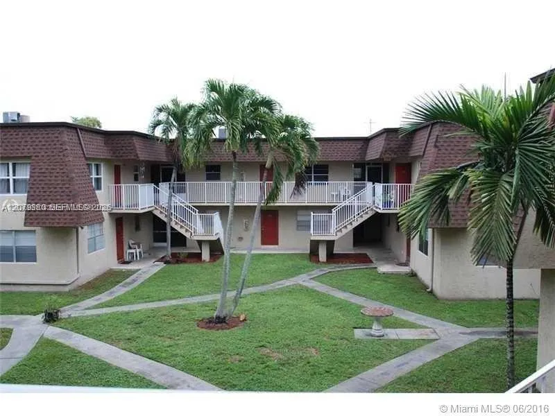 4524 SW 54th St #502-W Dania Beach, FL 33314