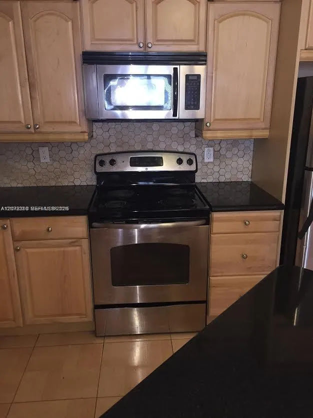 4524 SW 54th St #502-W Dania Beach, FL 33314
