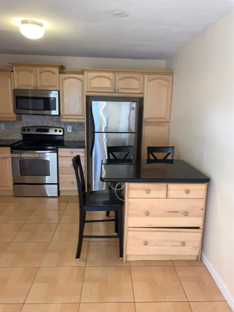 4524 SW 54th St #502-W Dania Beach, FL 33314