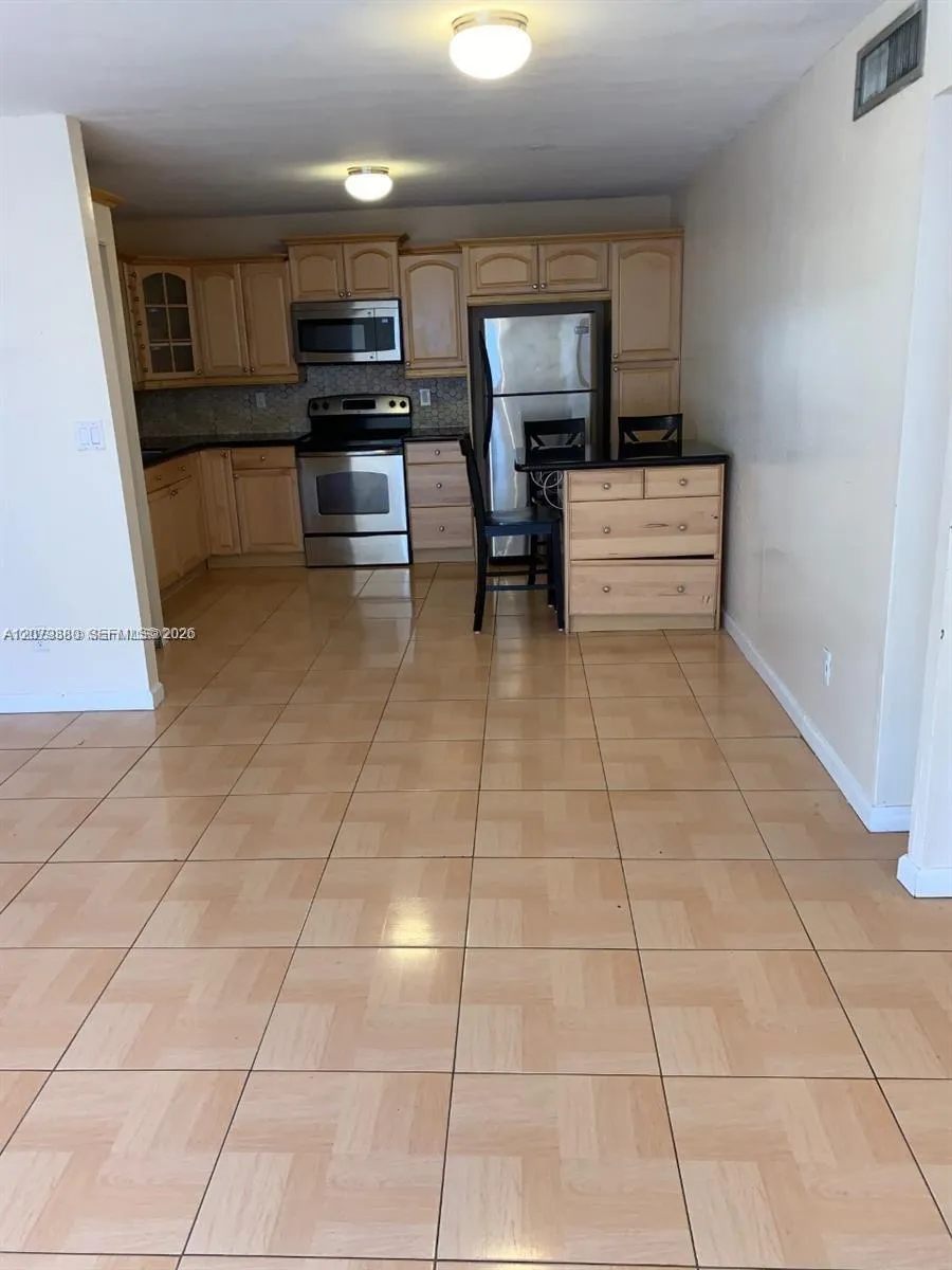 4524 SW 54th St #502-W Dania Beach, FL 33314