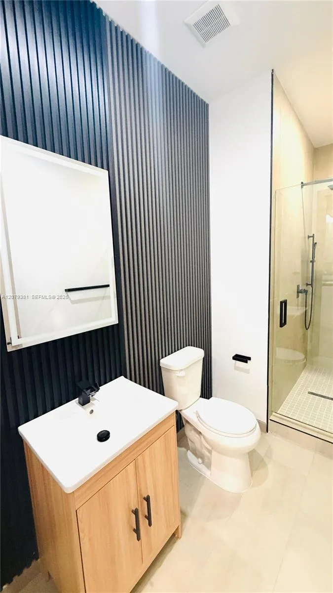 768 NW 2nd St #2 Miami, FL 33128