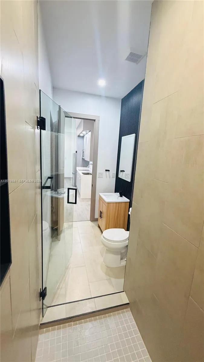 768 NW 2nd St #2 Miami, FL 33128