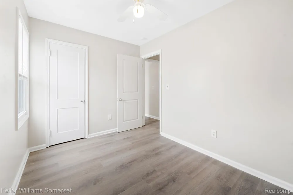 19214 Roscommon Street Harper Woods City, MI 48225