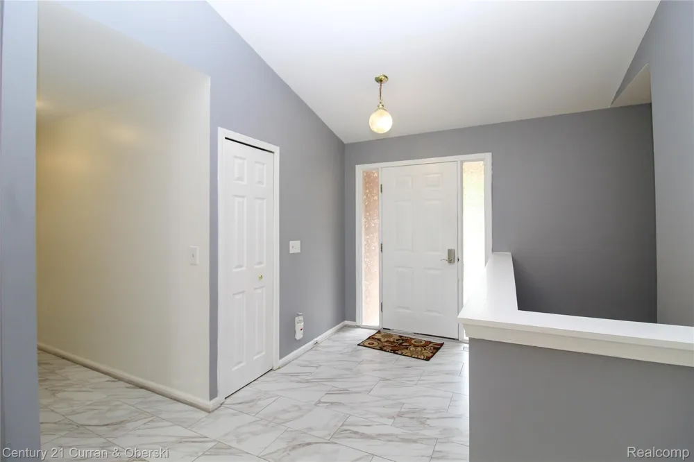 14777 Cavell Street Livonia City, MI 48154