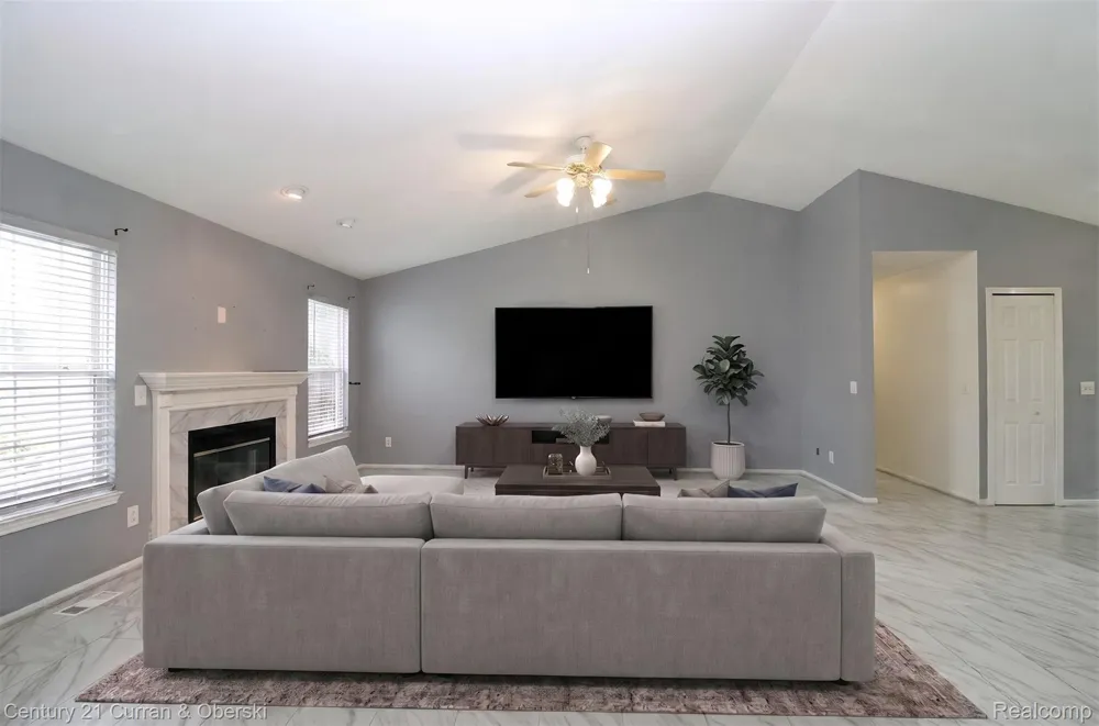 14777 Cavell Street Livonia City, MI 48154