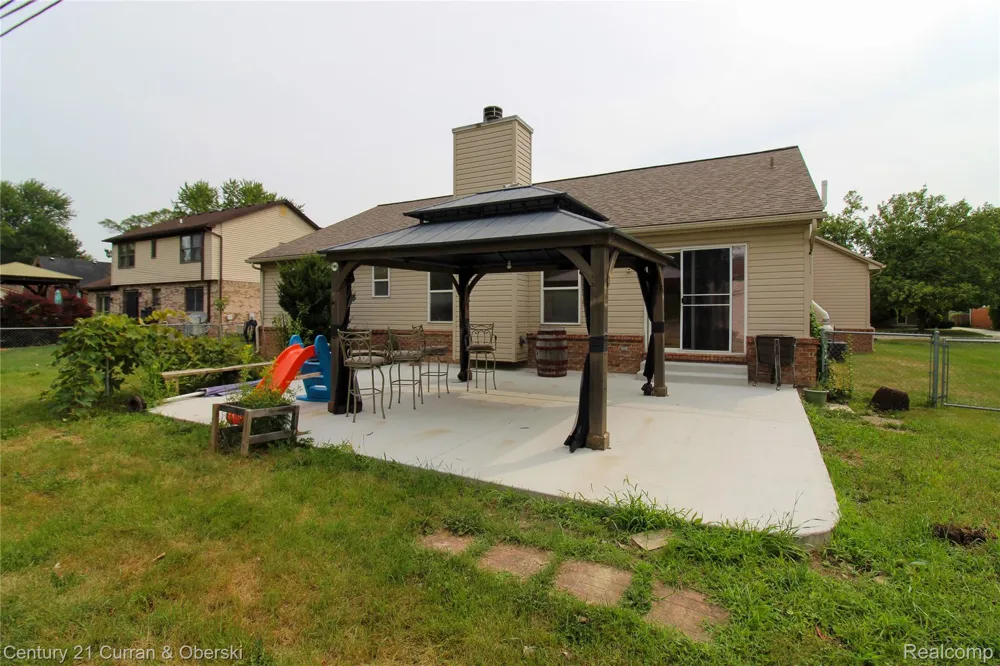 14777 Cavell Street Livonia City, MI 48154