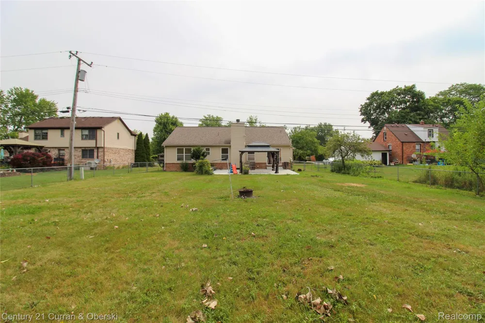 14777 Cavell Street Livonia City, MI 48154