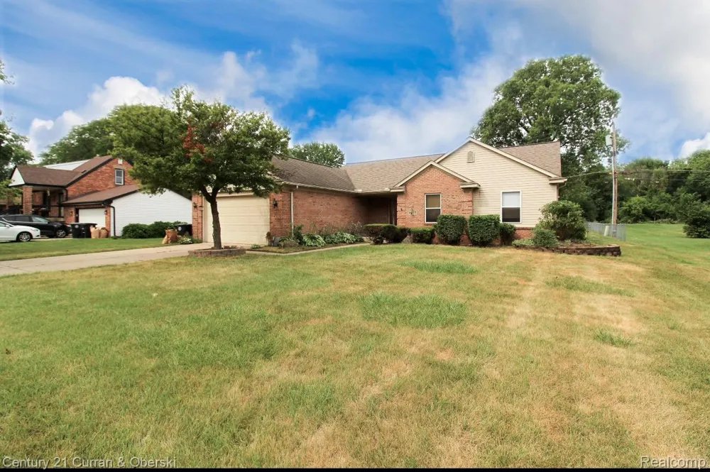 14777 Cavell Street Livonia City, MI 48154