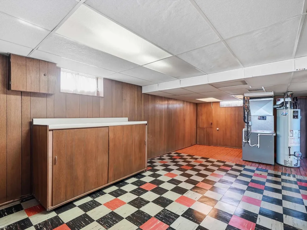 20712 Lancaster Street Harper Woods City, MI 48225