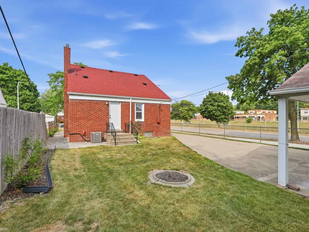 20712 Lancaster Street Harper Woods City, MI 48225