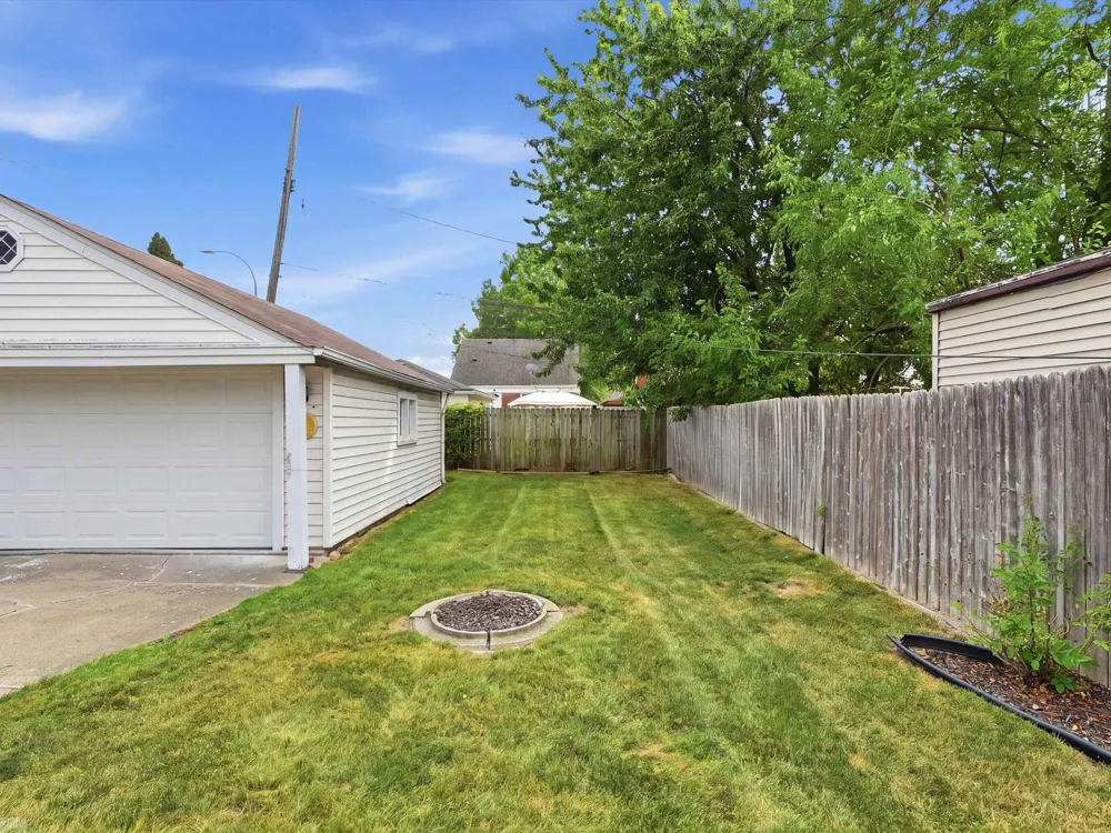 20712 Lancaster Street Harper Woods City, MI 48225