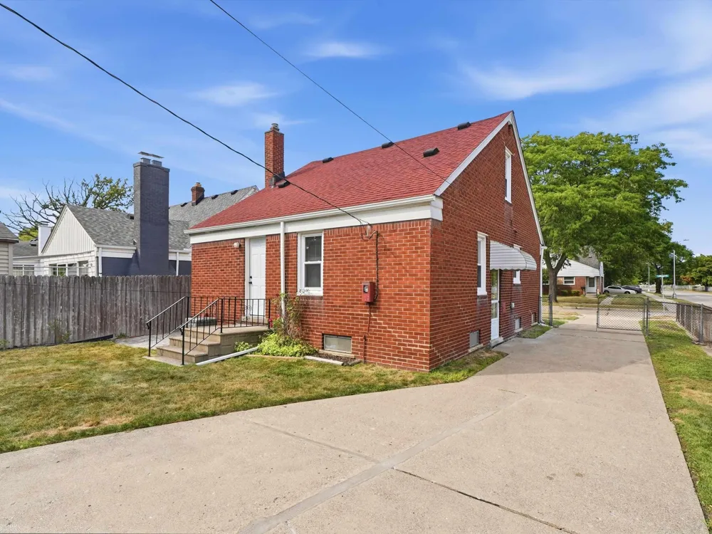 20712 Lancaster Street Harper Woods City, MI 48225