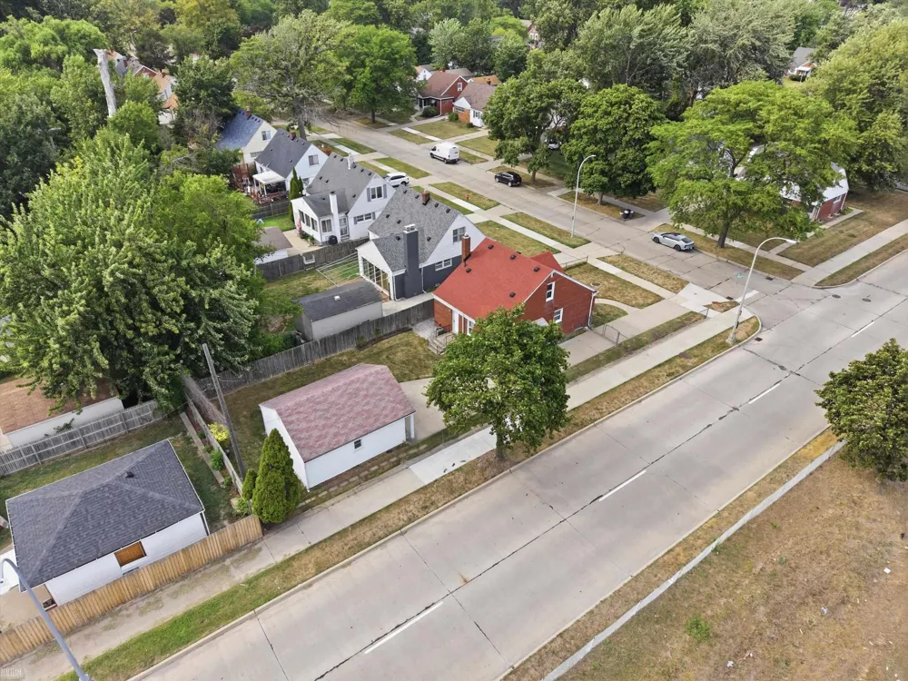 20712 Lancaster Street Harper Woods City, MI 48225