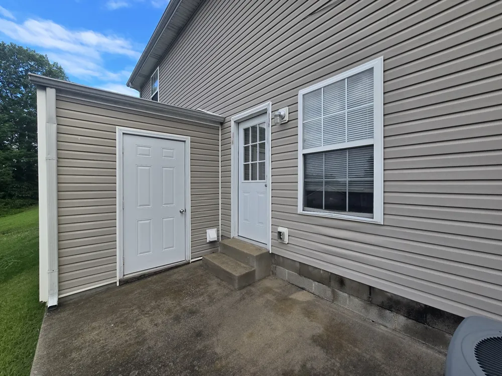 252 Executive Ave #1A Clarksville, TN 37042
