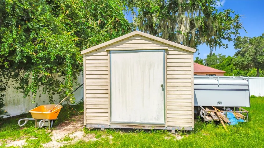 215 OAK CIRCLE ocala, FL 34472