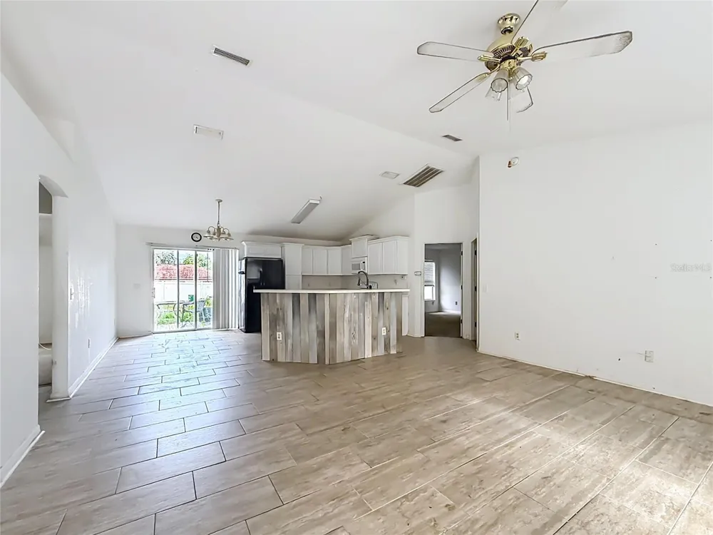 215 OAK CIRCLE ocala, FL 34472