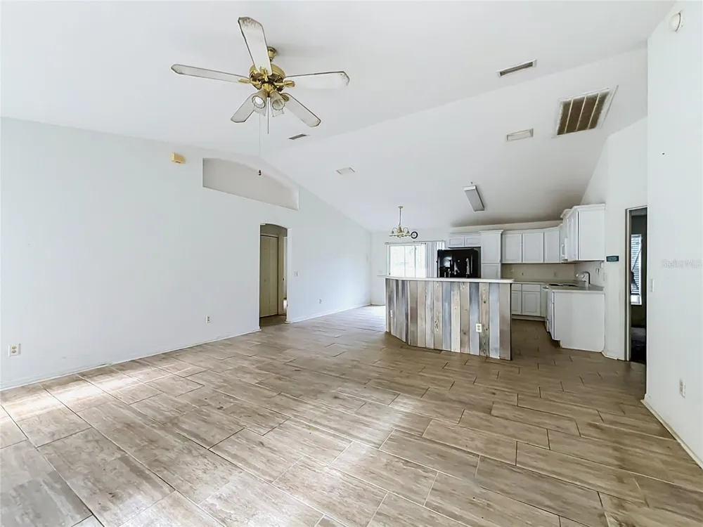 215 OAK CIRCLE ocala, FL 34472