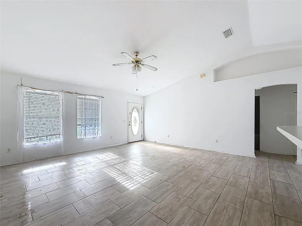 215 OAK CIRCLE ocala, FL 34472
