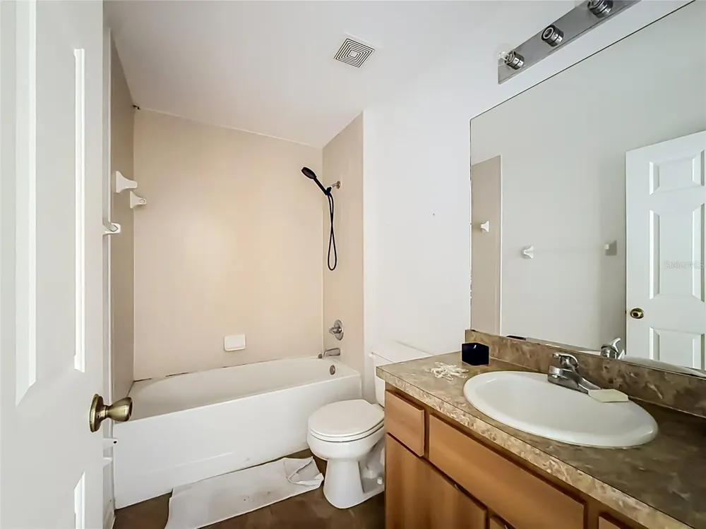 215 OAK CIRCLE ocala, FL 34472