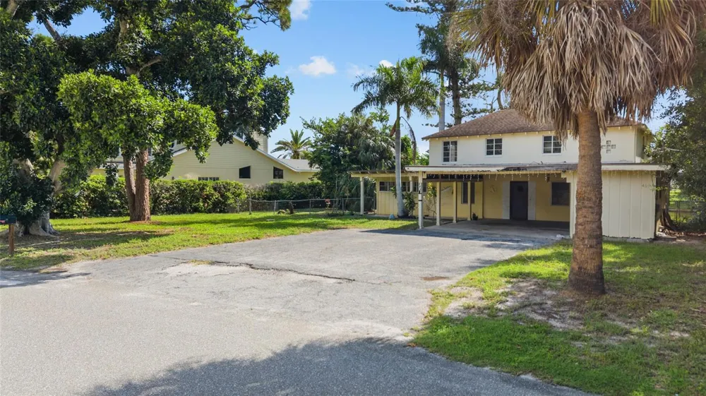 103 40TH STREET COURT NW Bradenton, FL 34209
