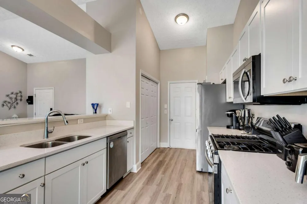 217 Crestworth XING Powder Springs, GA 30127