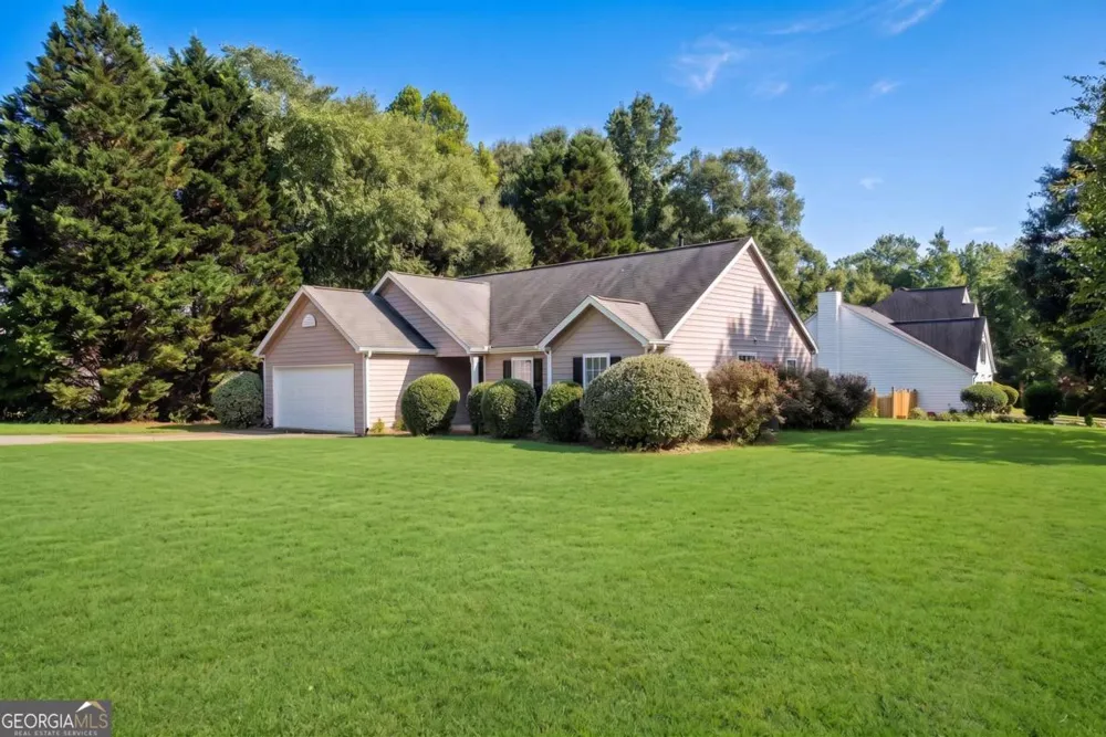 217 Crestworth XING Powder Springs, GA 30127