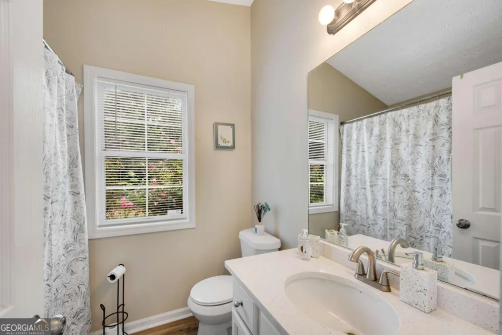 217 Crestworth XING Powder Springs, GA 30127