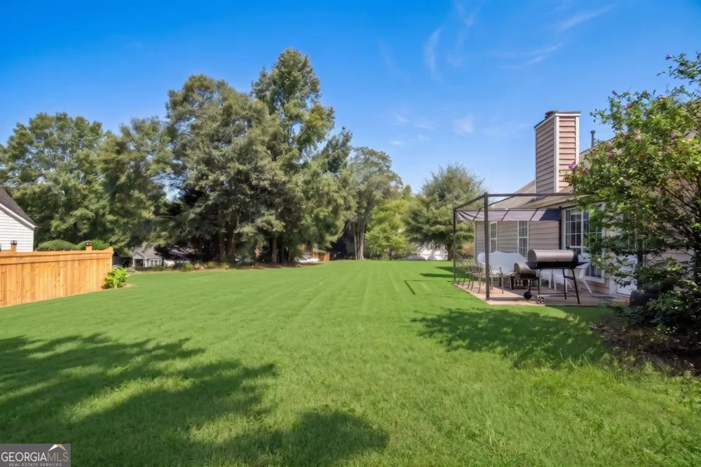 217 Crestworth XING Powder Springs, GA 30127