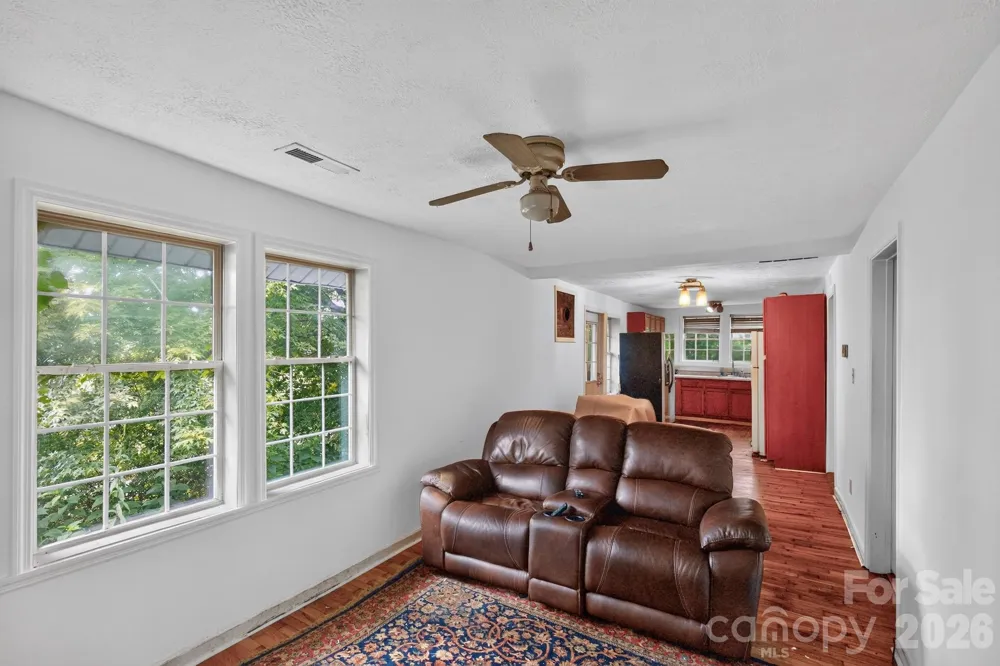 1324 Low Gap Road Hendersonville, NC 28792