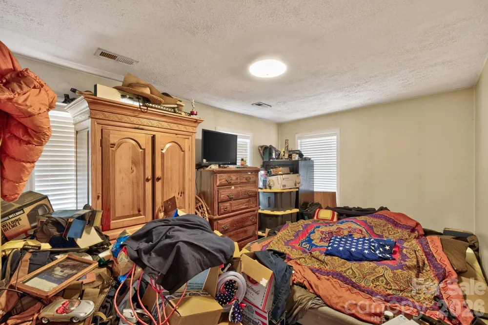 1324 Low Gap Road Hendersonville, NC 28792