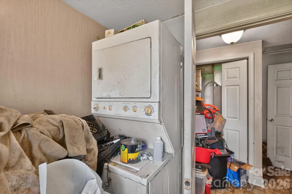 1324 Low Gap Road Hendersonville, NC 28792