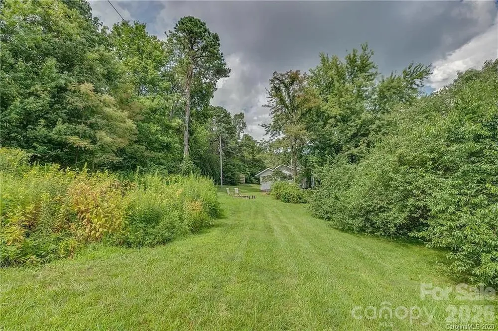 1324 Low Gap Road Hendersonville, NC 28792