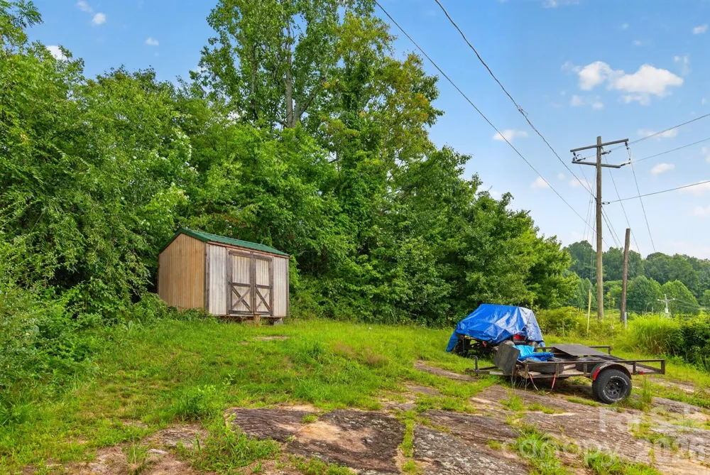 1324 Low Gap Road Hendersonville, NC 28792