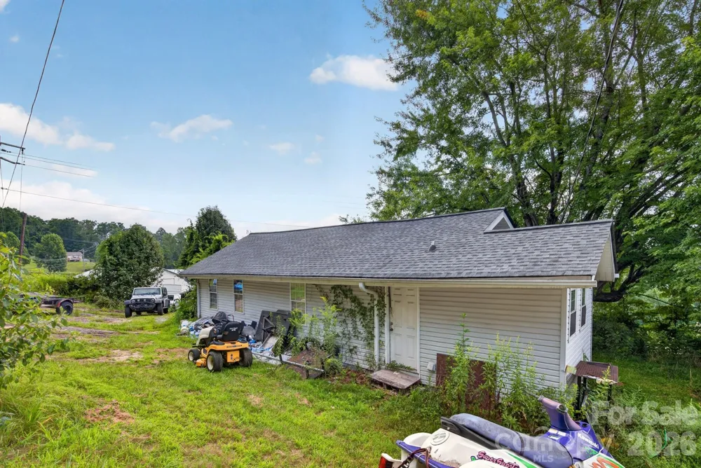 1324 Low Gap Road Hendersonville, NC 28792