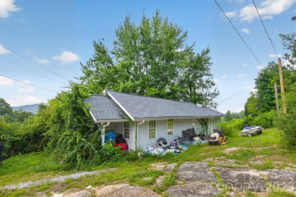 1324 Low Gap Road Hendersonville, NC 28792