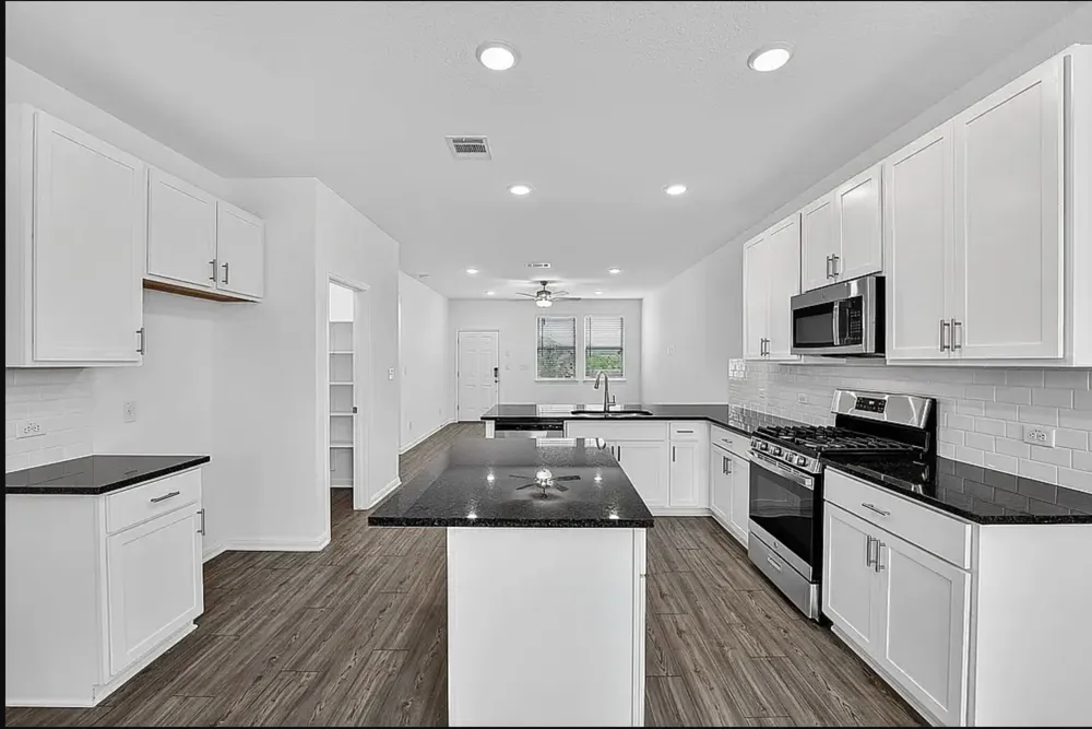 203 Betsy Road Hutto, TX 78634