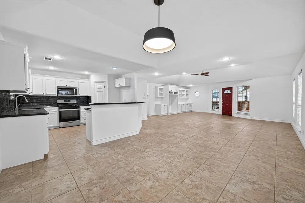 16 Curlew Street La Marque, TX 77568