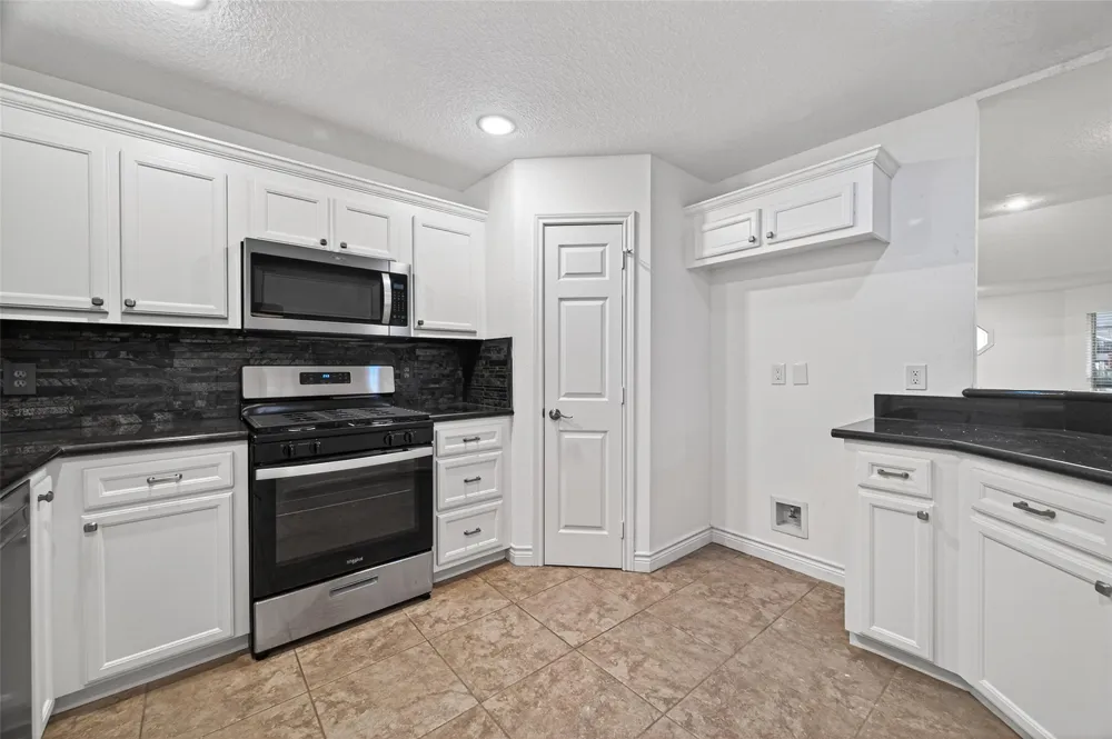 16 Curlew Street La Marque, TX 77568