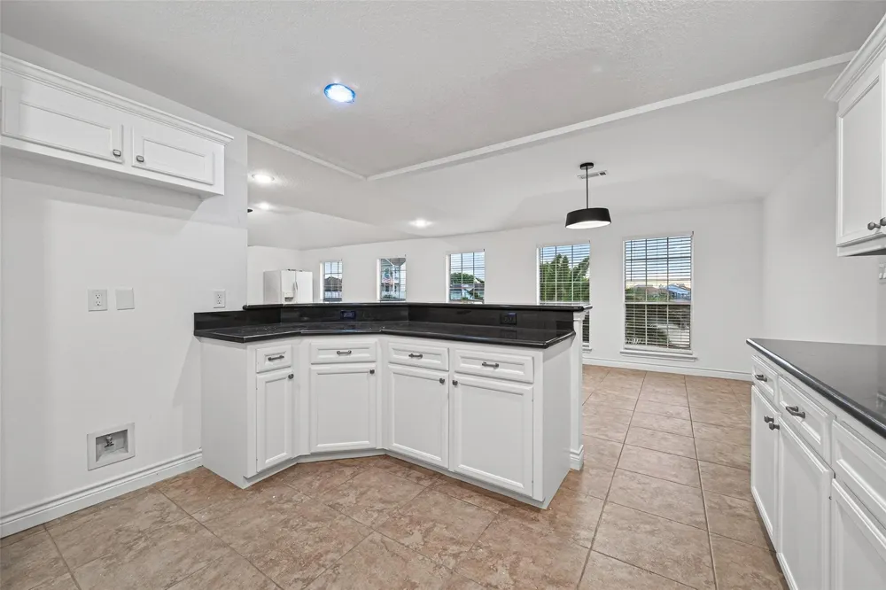16 Curlew Street La Marque, TX 77568