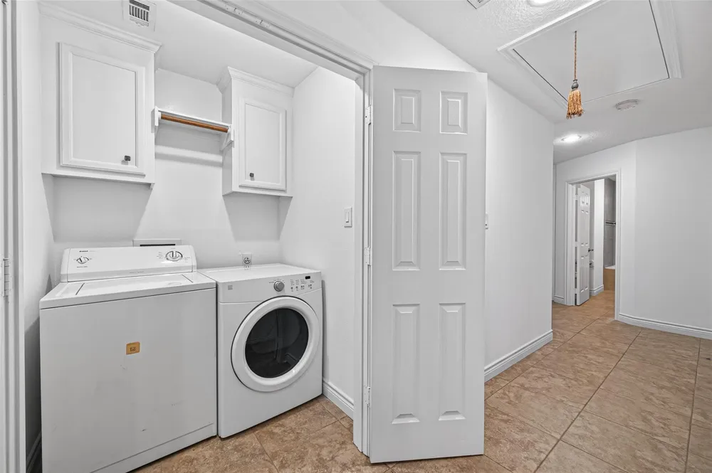 16 Curlew Street La Marque, TX 77568