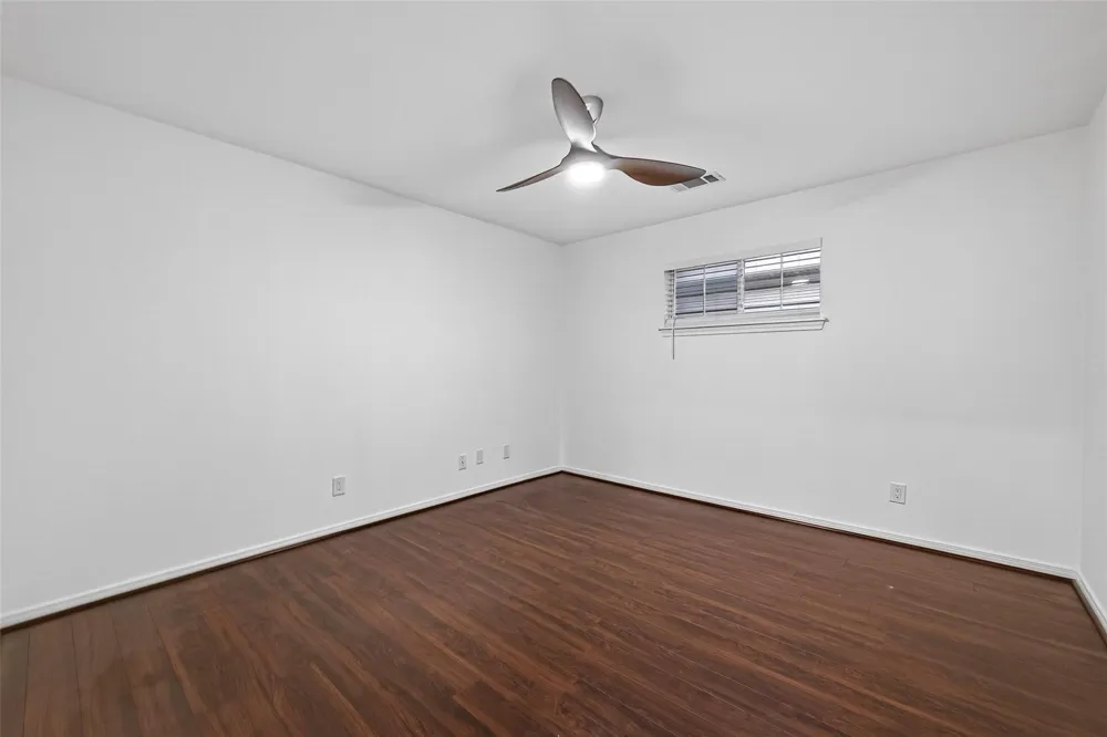 16 Curlew Street La Marque, TX 77568
