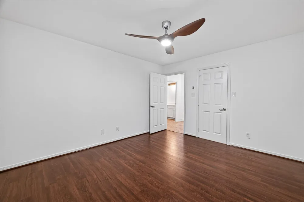 16 Curlew Street La Marque, TX 77568