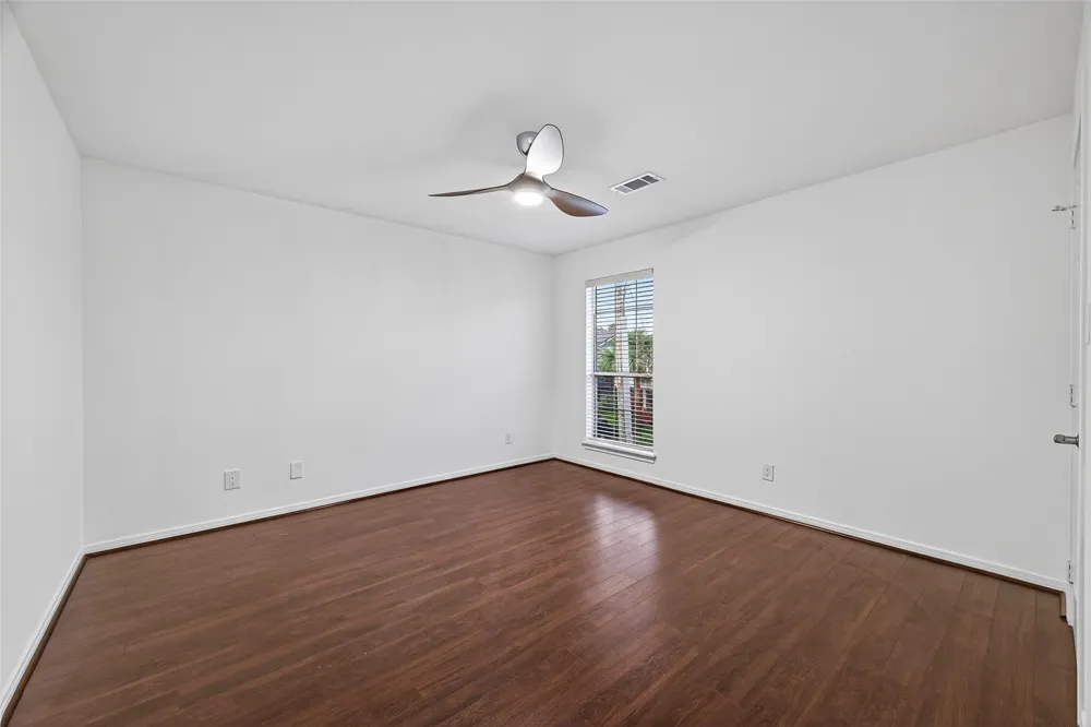 16 Curlew Street La Marque, TX 77568