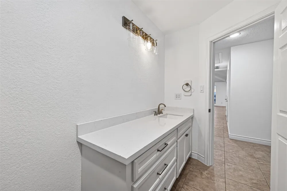 16 Curlew Street La Marque, TX 77568